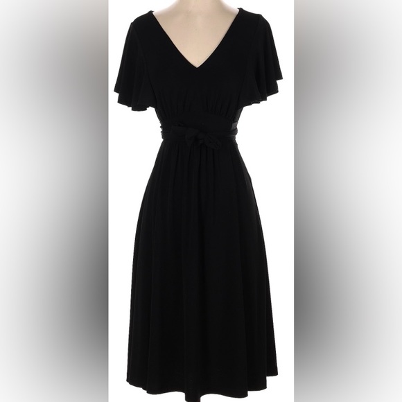 Slimming black dress: at work with a jacket & still ready for a classy party - Picture 2 of 14